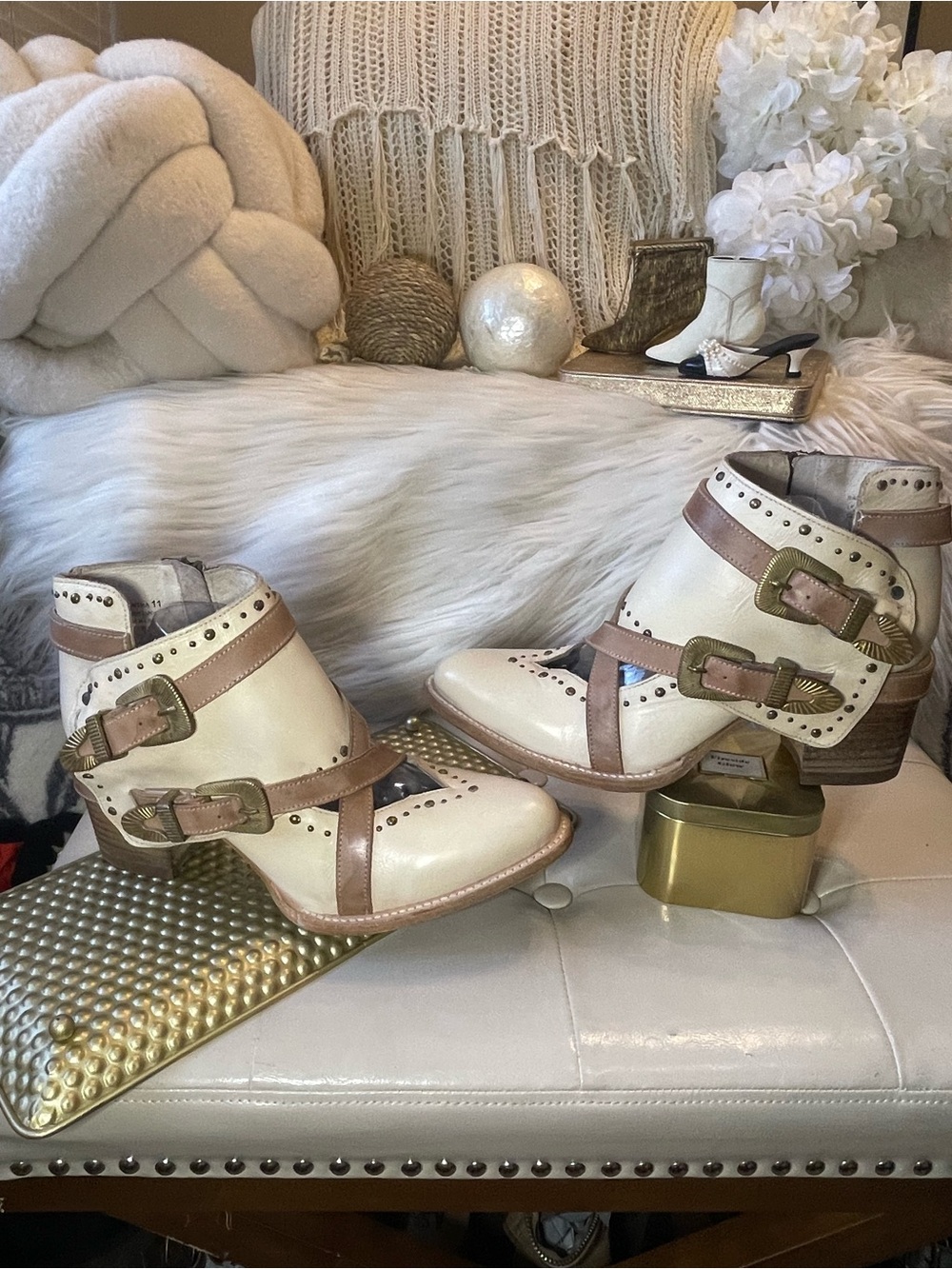 Freebird LIKE NEW “Samantha” Western Booties in Beige Colorway